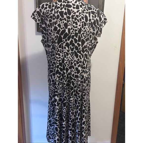 Evan Picone Black Label Size16 Animal Print V-Neck Flowy Dress Cap Sleeve NEW - Picture 5 of 11